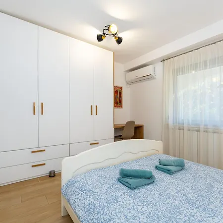 Goldy Biograd Na Moru