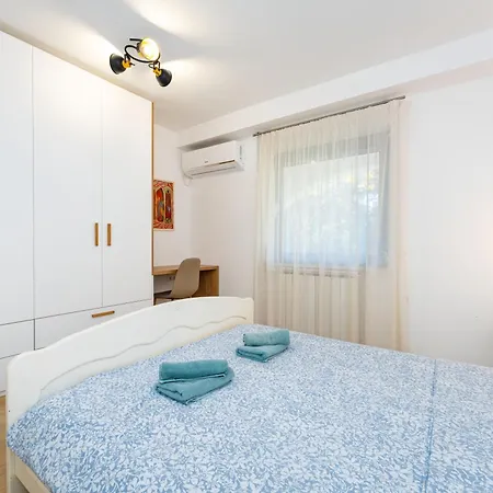 Appartement Zlata *