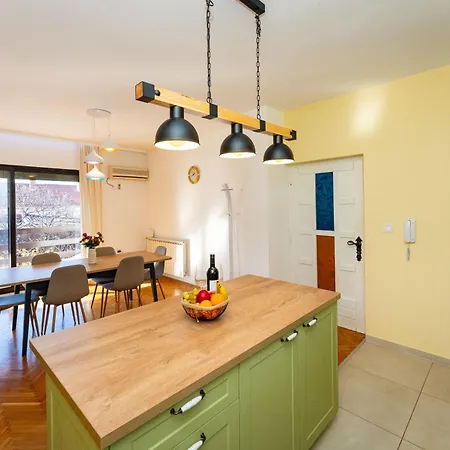 Appartement Zlata *