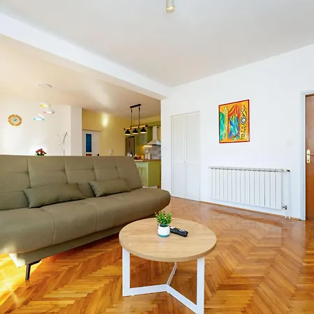 Appartement Zlata *