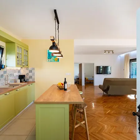 Διαμέρισμα Goldy *