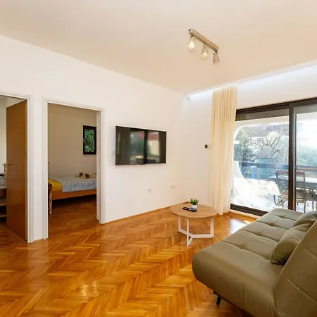 Goldy Biograd Na Moru