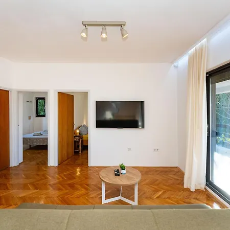 Appartement Zlata *