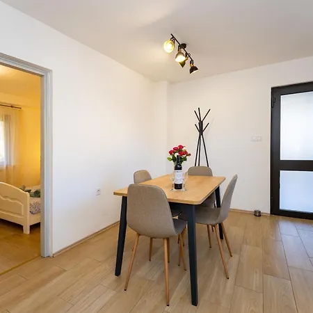 Goldy アパート *